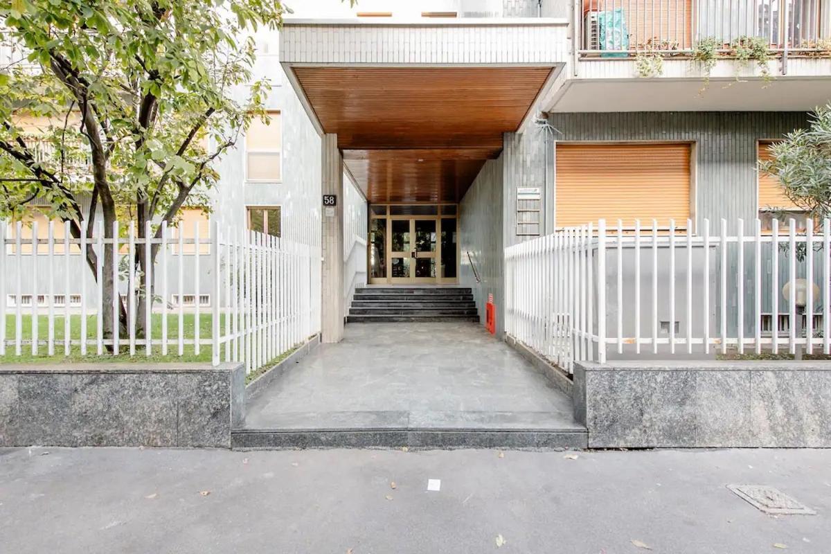 Luxury 2 Bedroom Apartament, Close To San Siro, Fiera And 10 Min Metro To Duomo Milano Exteriör bild