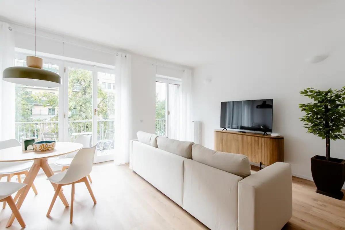Luxury 2 Bedroom Apartament, Close To San Siro, Fiera And 10 Min Metro To Duomo Milano Exteriör bild