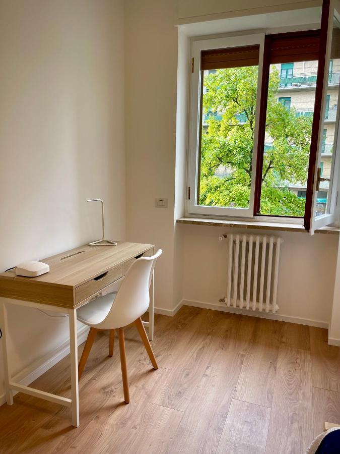 Luxury 2 Bedroom Apartament, Close To San Siro, Fiera And 10 Min Metro To Duomo Milano Exteriör bild